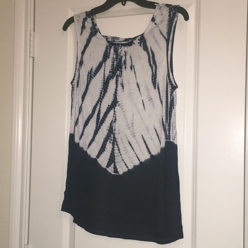 Tye-dye Tank 🌊☀️ - Picture 2 of 5